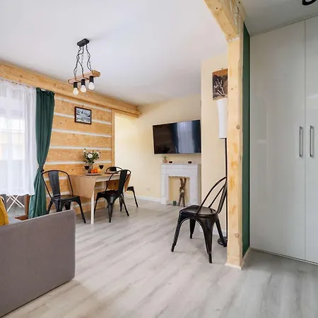 With Parking Close To The Krupowki By Renters