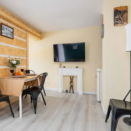 With Parking Close To The Krupowki By Renters