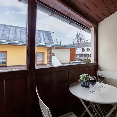 With Parking Close To The Krupowki By Renters *
